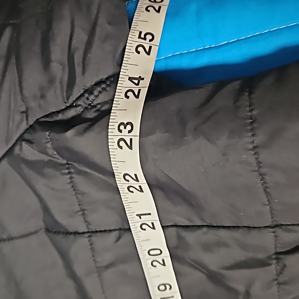 Calvin Klein lightweight puffer jacket. Size lg - Picture 6 of 8